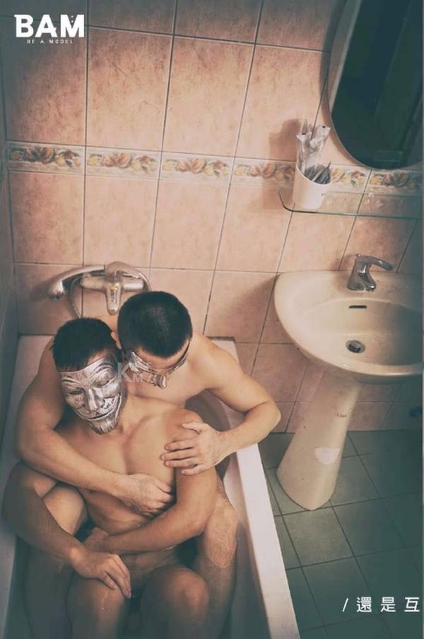 BE-A-MODEL-1-創刊號-X-ISSUE-面具男的情慾世界